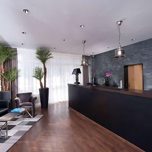 Tryp By Wyndham Aquamarin 3* Lübeck